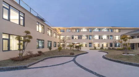 Jinyun Songliu Zhoupan Homestay (Xiandu Scenic Area) Отели в г. Цзиньюн