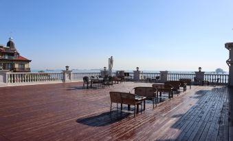 Yantai Lantian Hotel (Fisherman's Wharf Scenic)