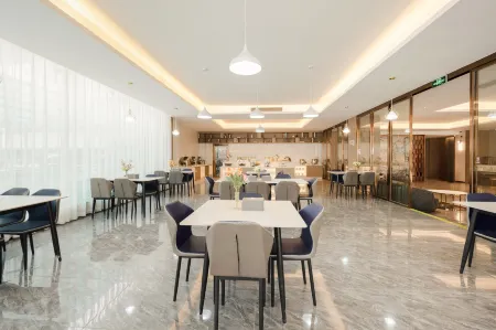 Unitour Hotel (Hechi Du'an Bus Terminal)