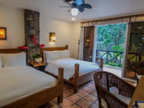 เอดจ์วอเทอร์ ไดฟ์แอนด์สปารีสอร์ท โรงแรมในเปอร์โตกาเลรา