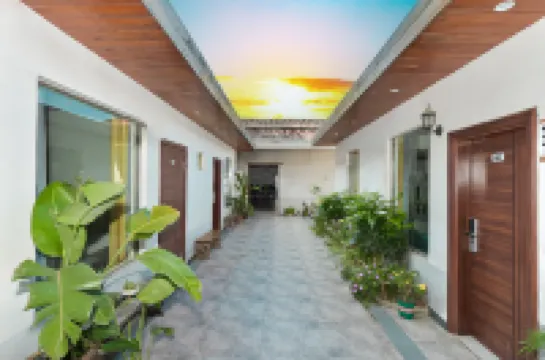 Banyan Tree Courtyard Homestay (Beihai Yintan Branch)