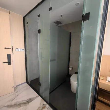 Blue Lake Business Hotel