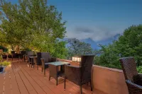 Four acre rural homestay Hotels near Moerduo Temple