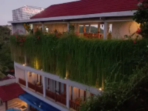 コモド ロッジ コモドのホテル