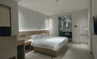 Midway Hotel (Zhangzhou High-speed Railway Station Wanda Plaza)