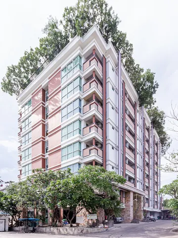 รูปภาพของลาติน การ์เดน