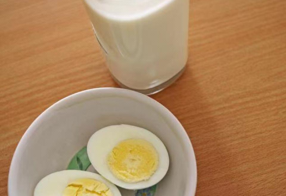 [뉴 톈거 호텔의 깔끔한 식사 공간 이미지]