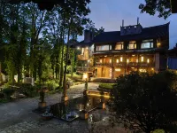 Lijiang junayuanzhu Homestay 리장/여강 기차역 호텔