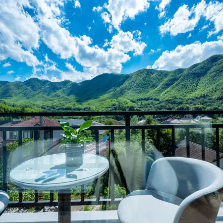 Dragon Pool Inn (Anji Zhangcun Longwang Mountain Gorge Rafting Branch)
