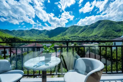 Dragon Pool Inn (Anji Zhangcun Longwang Mountain Gorge Rafting Branch) Hotels in Longwang Mountain/Zhebei Grand Canyon