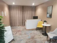Yuyue Hotel (Zhoukou Wuyi Culture Square)