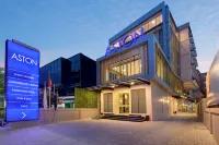 ASTON PALU Hotel & Conference Center Hotel dekat Mawar Merah Kost