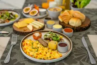 ساراي آند واندر - فطور