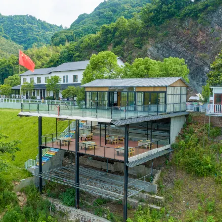 Hidden River view · Courtyard family vacation Courtyard residential quarters (Ningguo Shop)