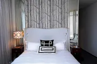Davinci Hotel on Nelson Mandela Square