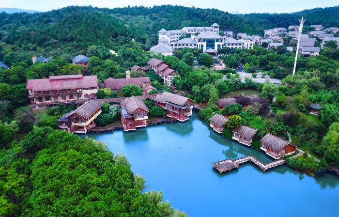 SHIJIYUAN Hot Spring Holiday Hotel