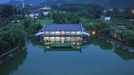 Trip.com Group Country Retreats (Dihua Earth-house Joint Resort)