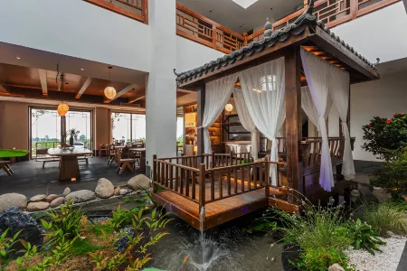 Daishui Blue Lake View Hotel (Fuxian Lake Guanglong Town)