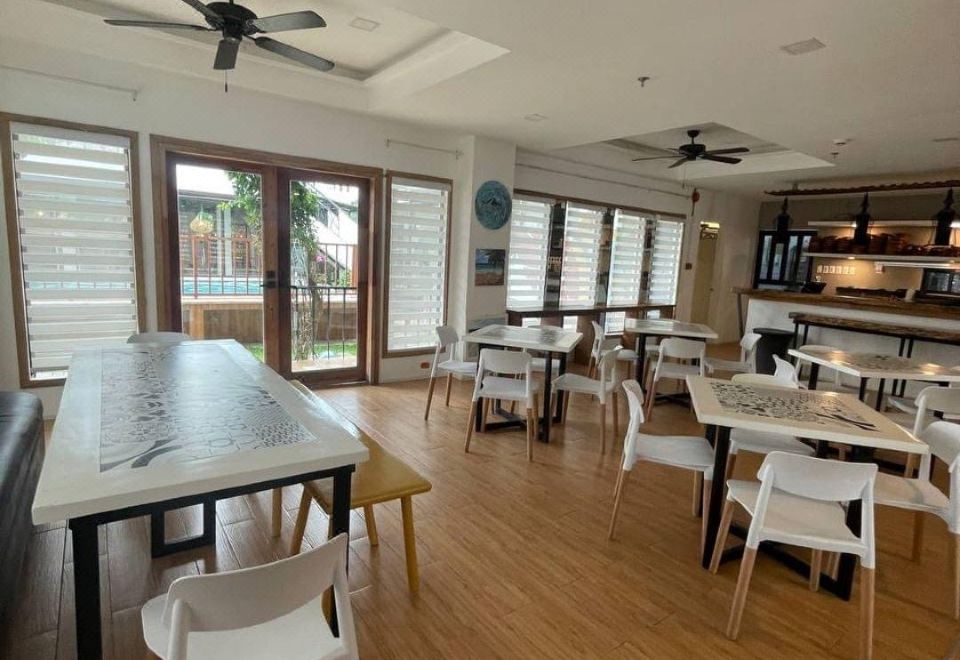 4. 어반 글램프 리..