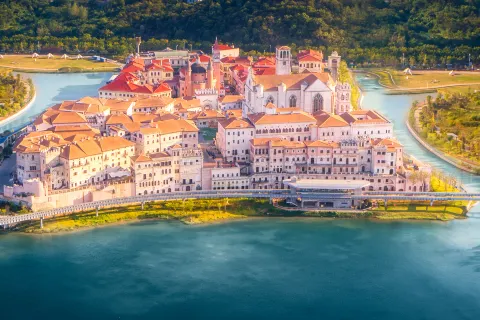 Huayi Brothers  Town Castle Hotel