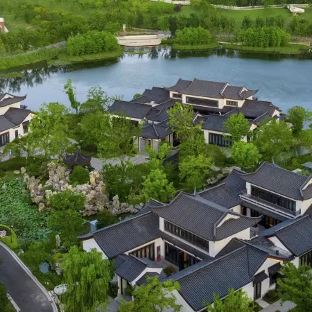 Mountain Lake Hotel in Haining