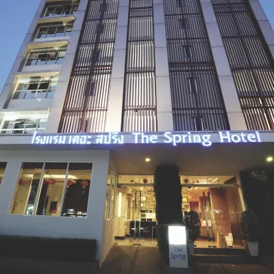 The Spring Srinakarin Hotel Hotel in zona Rod Fai Train Night Market Srinakarin
