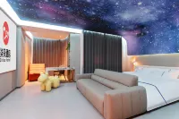 7 Flowers Hotel (Urumqi International Airport Store) Hotels in 