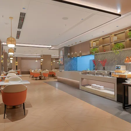 Baijing Hotel (Jingmen Zhongtian Street Jingchu University of Technology)
