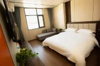 Red maple hotel