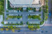 New Century International Hotel (Wuyue Square Branch, Tianchang Municipal Government) - parking