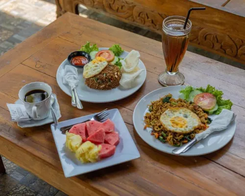 فافوريت بنجالوز Photos