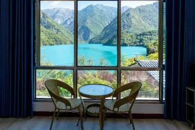 Wenxian Tianchi Bishui Homestay Hotels near Wenxian Tianchi National Forest Park