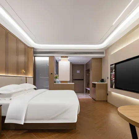Phoenix Court Hotel (Jingzhou Ancient City Changjiang University)