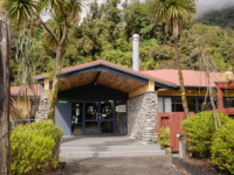 Haka House Franz Josef Hotel di Franz Josef