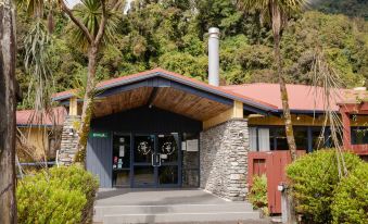 Haka House Franz Josef