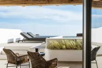NERO Light-Filled Suites Hotels in Imerovigli