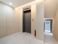 alma Hotel Các khách sạn gần Trung tâm mua sắm U:US