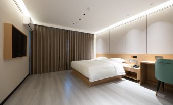 Heartwarming Hotel (Beijing Liangmaqiao Subway Station Sanlitun Taikoo Li Branch)