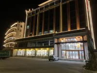 Huaguiyuan Hot Spring Hotel in Xinfeng County