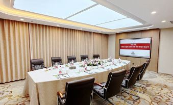 Golden Lun Hotel
