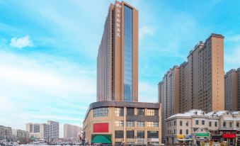 Homeinn Selected Hotel (Urumqi Convention Wuyue Plaza)