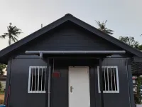 The Vanilla Cabin 2 Hotels near Marine Park