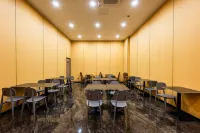 Sakura Hotel (Kunshan Zhaofeng Road Subway Station)