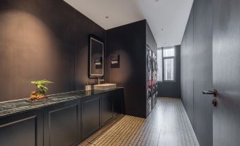 RomanticSeason BlueDiamond Hotel (Shenyang YouthStreet Subway Station Shenyang North Station Branch)