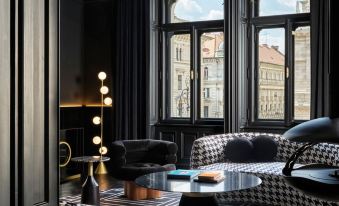 W Budapest