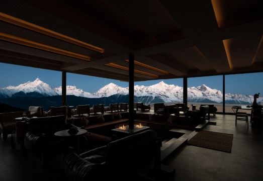 세븐틴 호텔 메일리 전경 및 객실 뷰