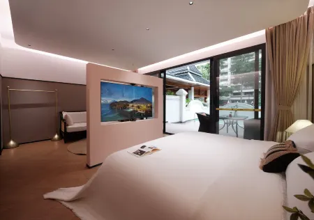 Yue Mansion • French Vintage Riverside Resort Hotel Отели рядом с достопримечательностью «Xishuangbanna Folk Custom Garden»