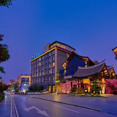 Qujing Biaocan Yuelai Chinese Garden Resort Hotel (Wanda Bund) Hotels near Qujing Bund Cultural Tourism Scenic Area
