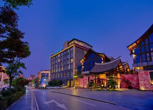 Qujing Biaocan Yuelai Chinese Garden Resort Hotel (Wanda Bund)