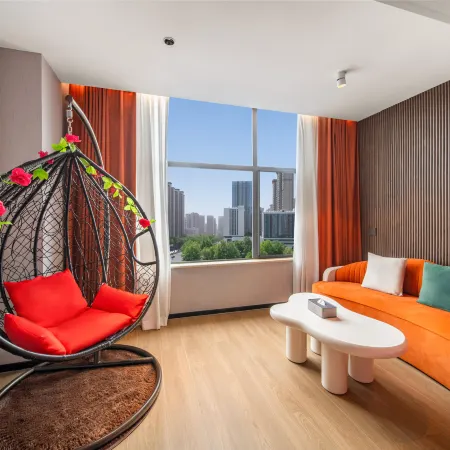Weina Hotel (Xinyang Pingqiao Century Square Store)